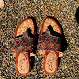 NWOT Corkys thong sandal